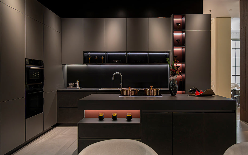 Tailored Matte Cabinetry for a Luxurious Italian Kitchen