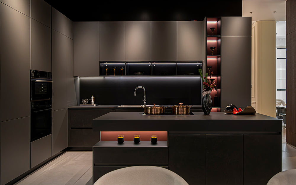 Tailored Matte Cabinetry for a Luxurious Italian Kitchen