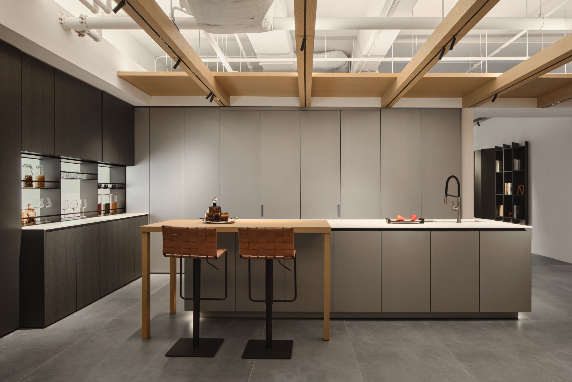 Guide to Kitchen Island Materials: Quartz, Granite & More | MRETTY