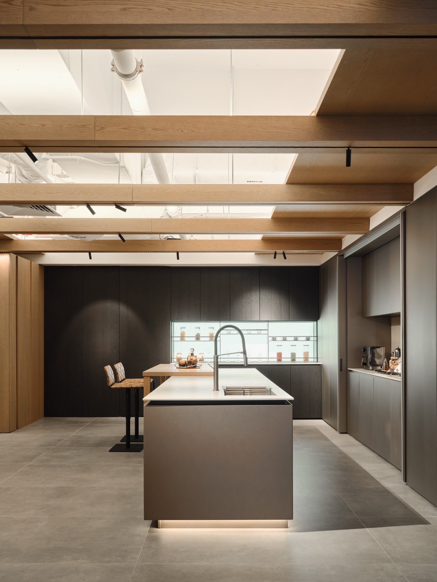 Kitchen Island with Seating: Elevate Your Home with MRETTY