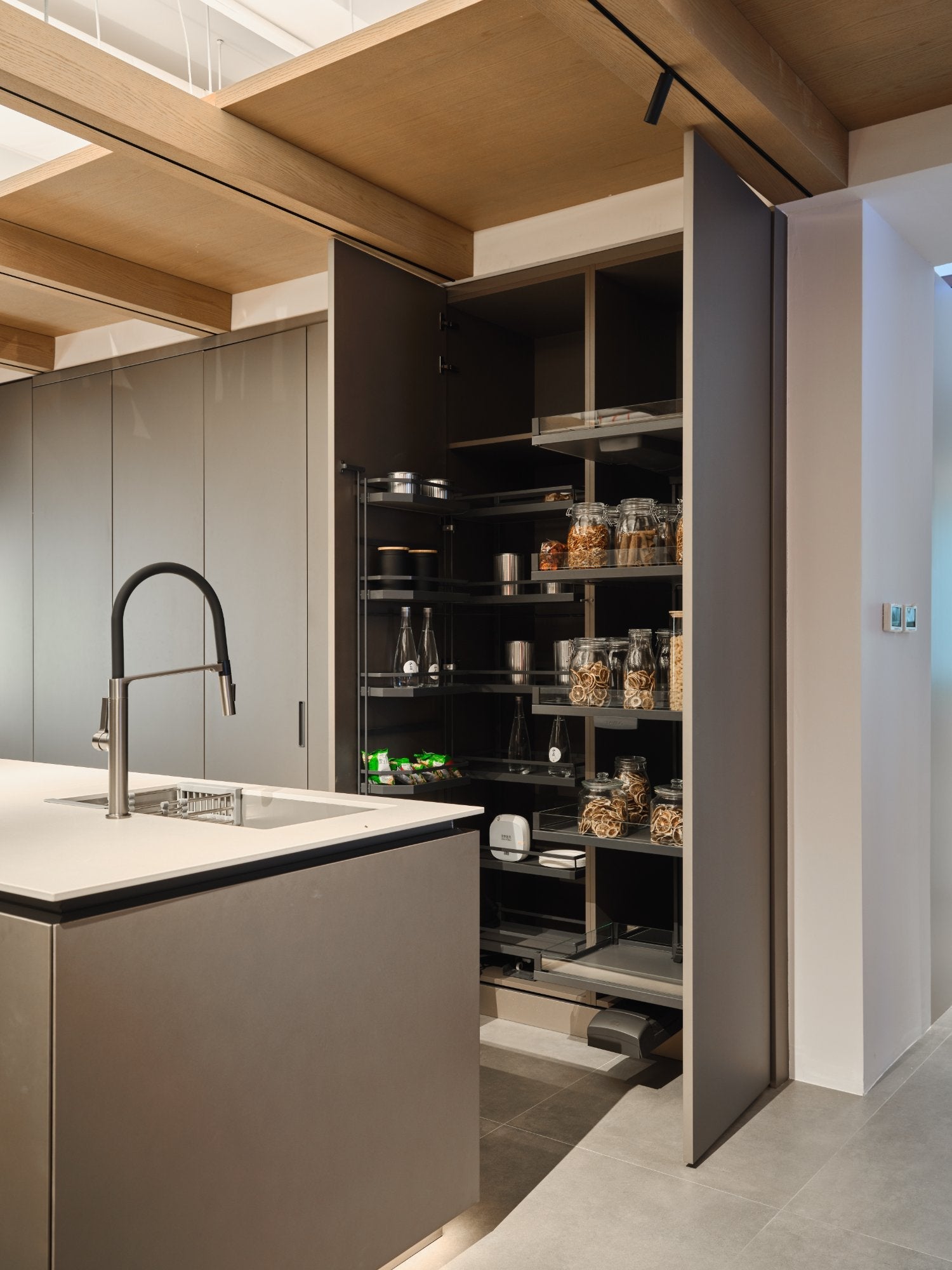 Cabinetry Durability Testing: Ensuring Lasting Elegance