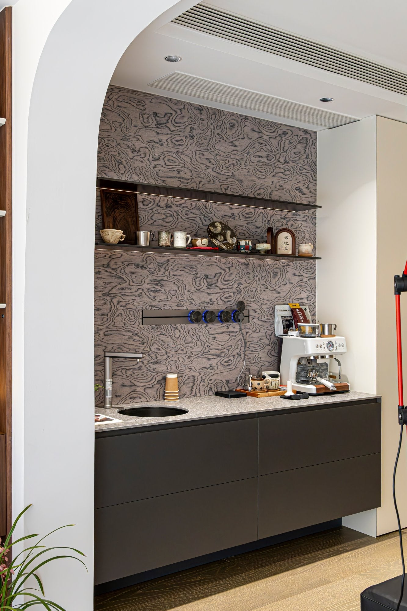 Transform Your Space: Premium Closet Systems in Singapore