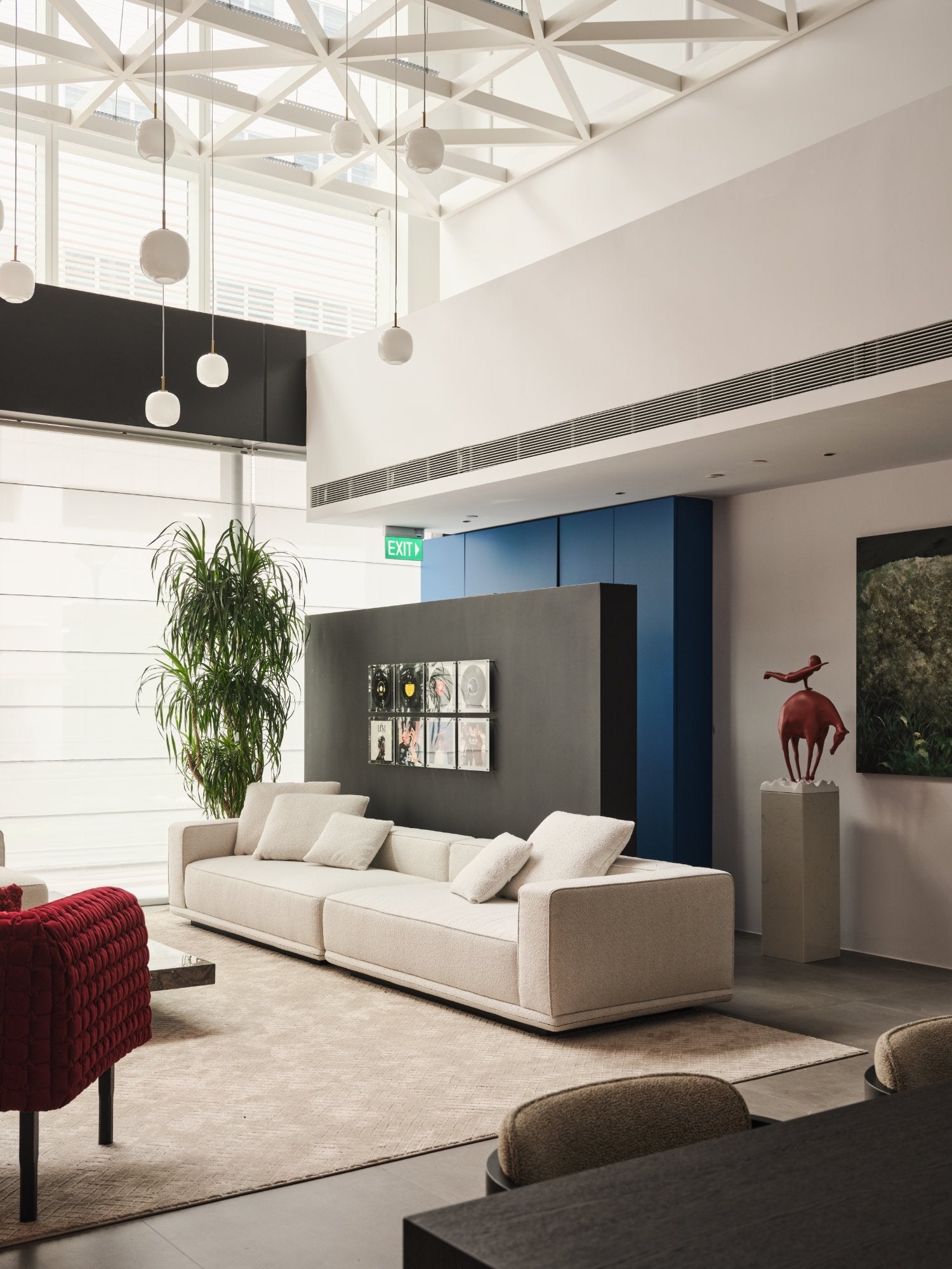 Quality Living: Guide to Hiring a 10M Mansion Designer